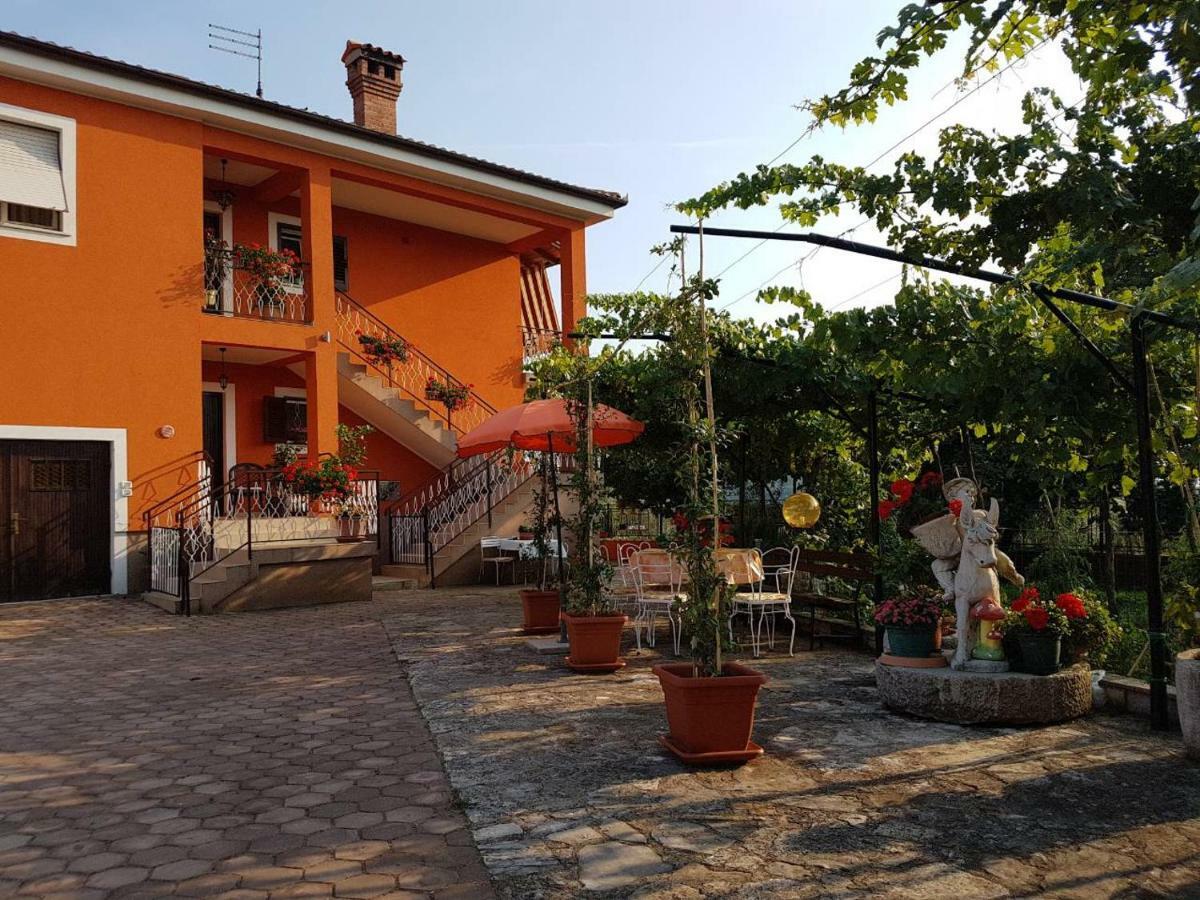 Apartment Parenzana Bibali 65 A 52460-Buje Exterior photo