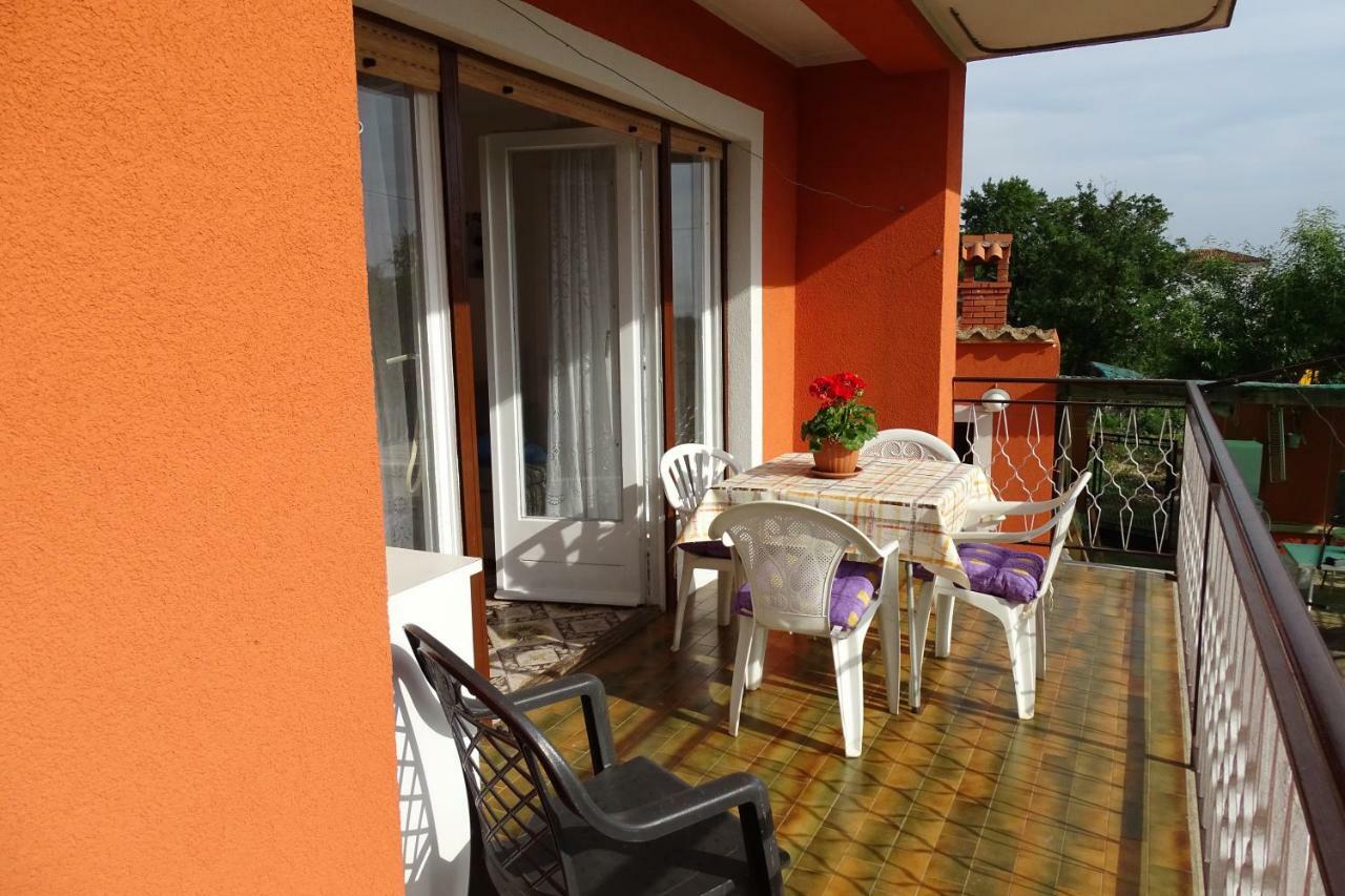 Apartment Parenzana Bibali 65 A 52460-Buje Exterior photo