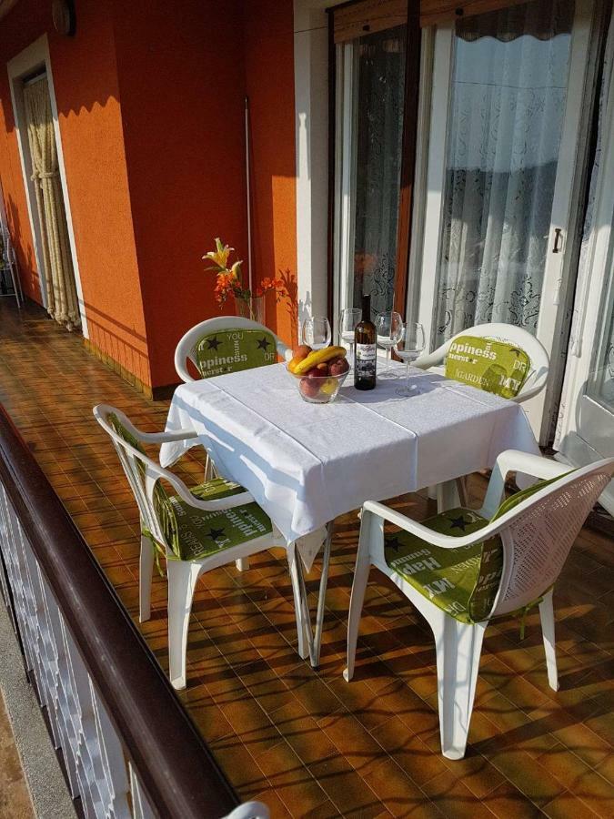 Apartment Parenzana Bibali 65 A 52460-Buje Exterior photo